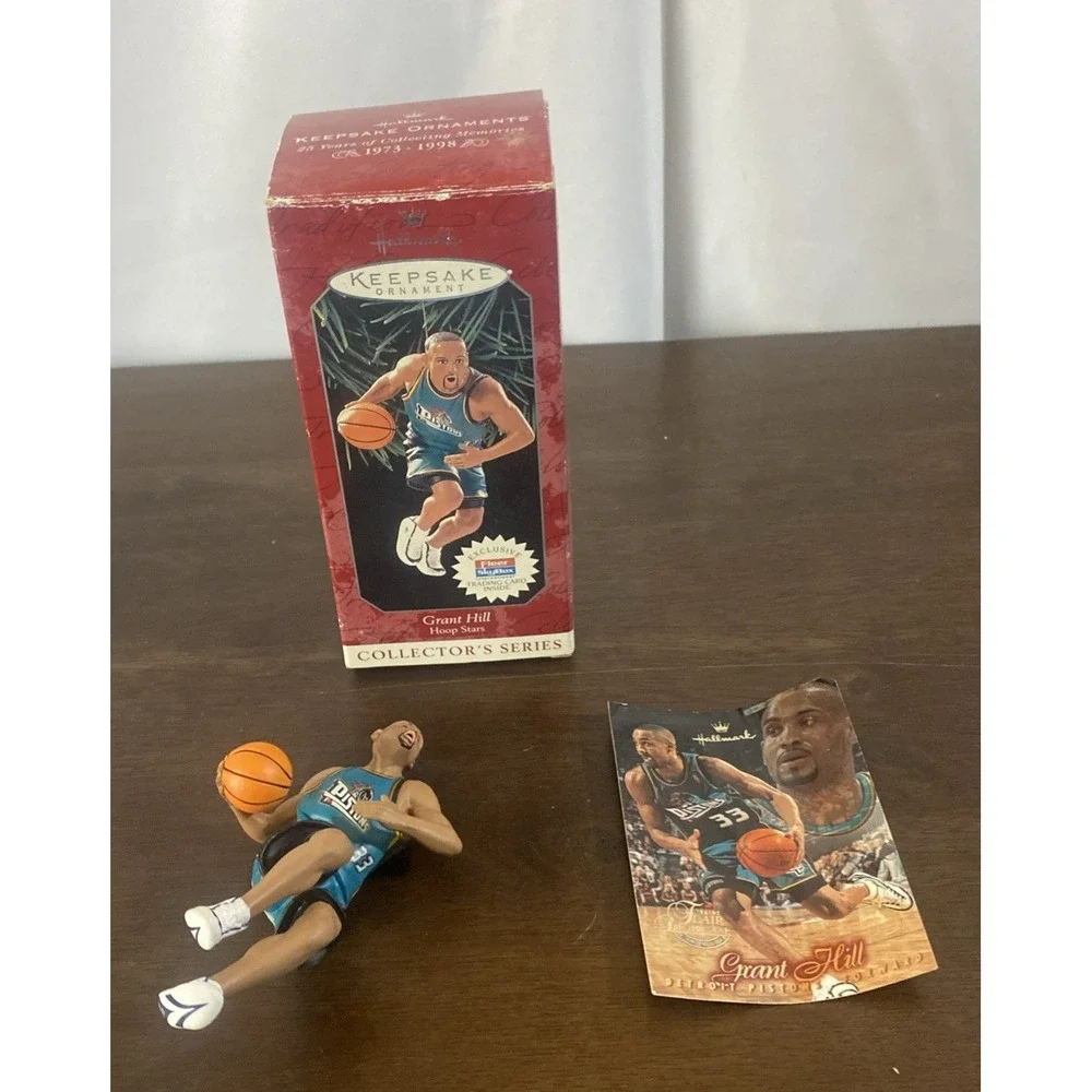 1998 Hallmark Keepsake GRANT HILL Ornament w/ Flair Showcase Card - DUKE PISTONS